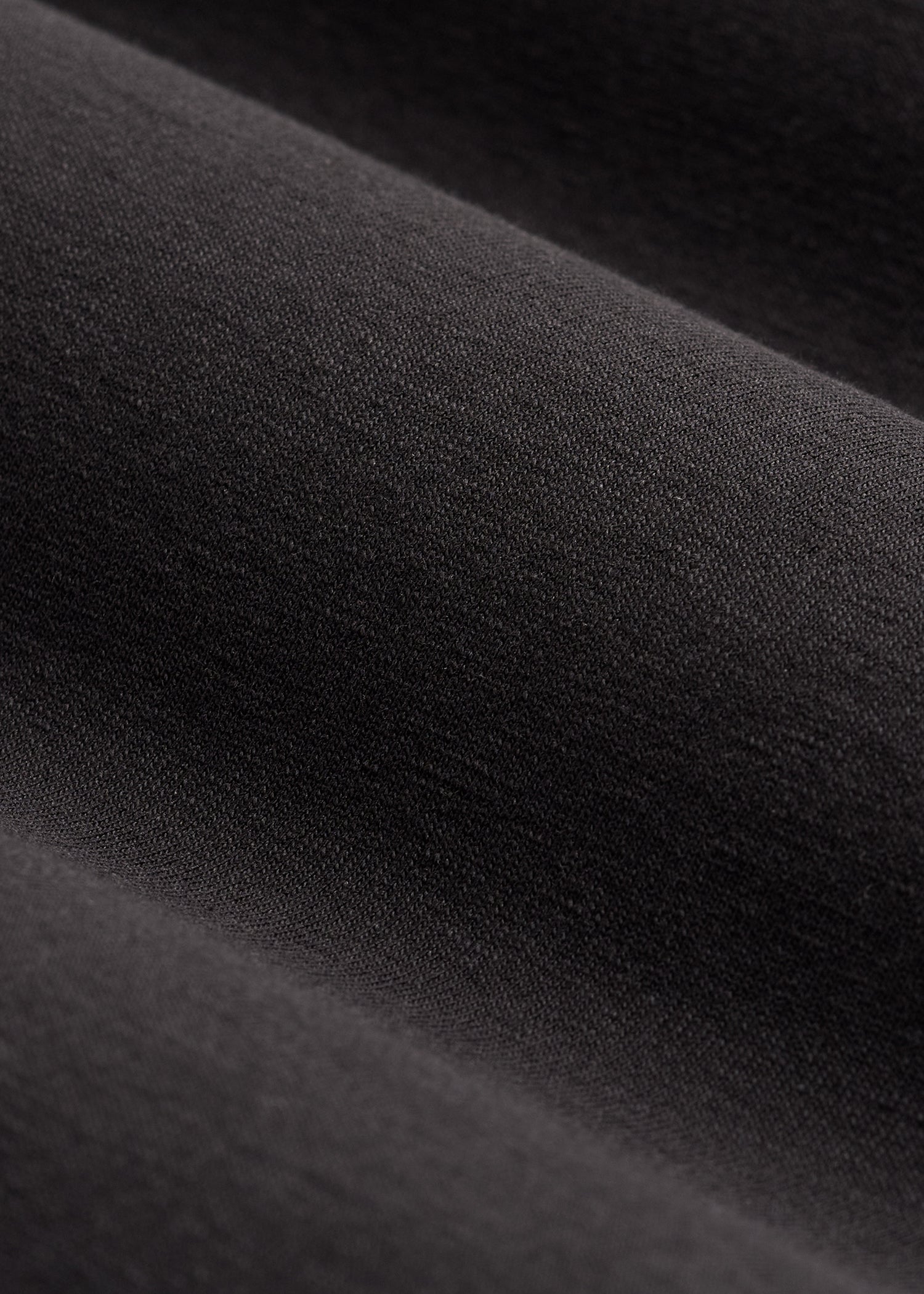 American Tall Outlet | The Essential Slim Fit Crewneck Tee for Tall Men in Black