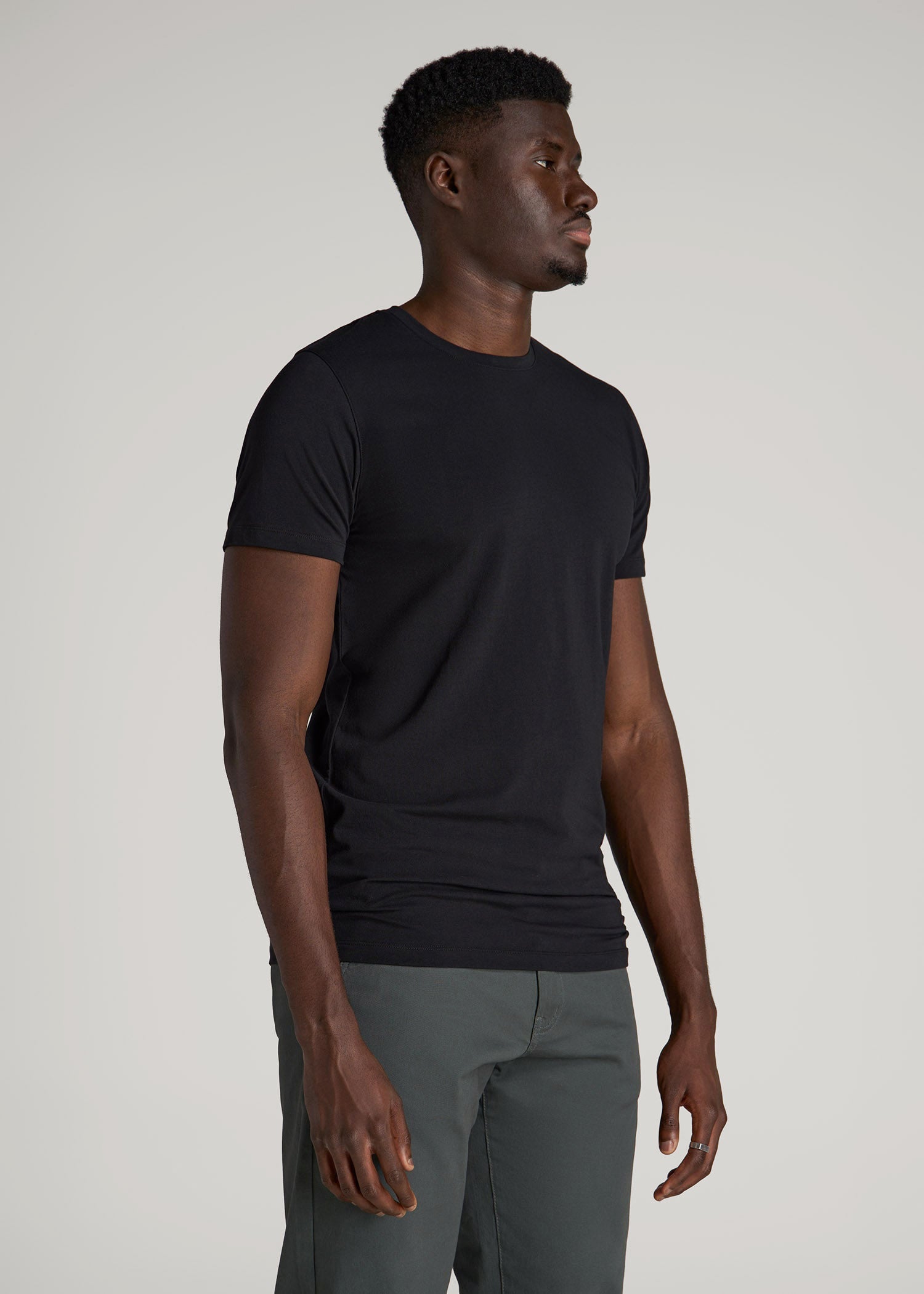 American Tall Outlet | The Essential Modern Fit Crewneck Tee for Tall Men in Black