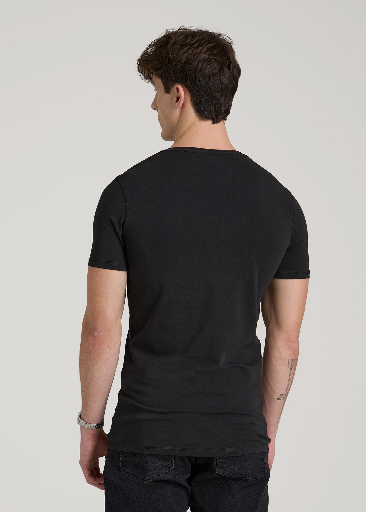 American Tall Discount | The Essential Slim Fit V-Neck Tee for Tall Men in Black