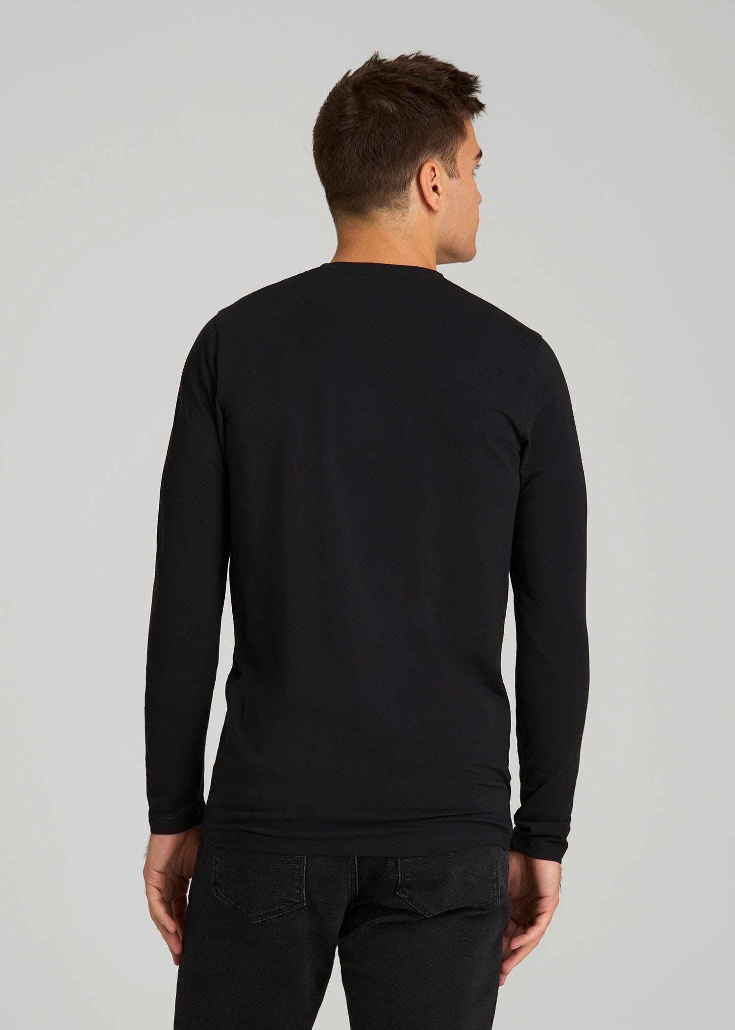American Tall Online Shop | The Essential Modern Fit Crewneck Long Sleeve Tee for Tall Men in Black