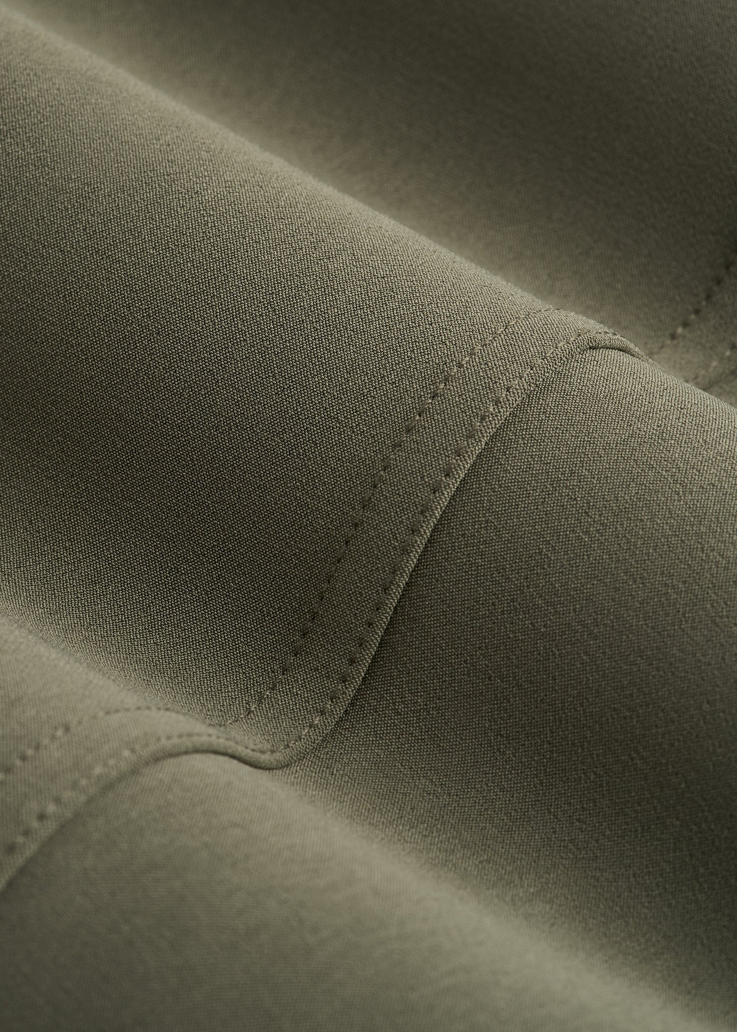 American Tall For Sale | Traveler Tapered Fit Pant for Tall Women in Olive