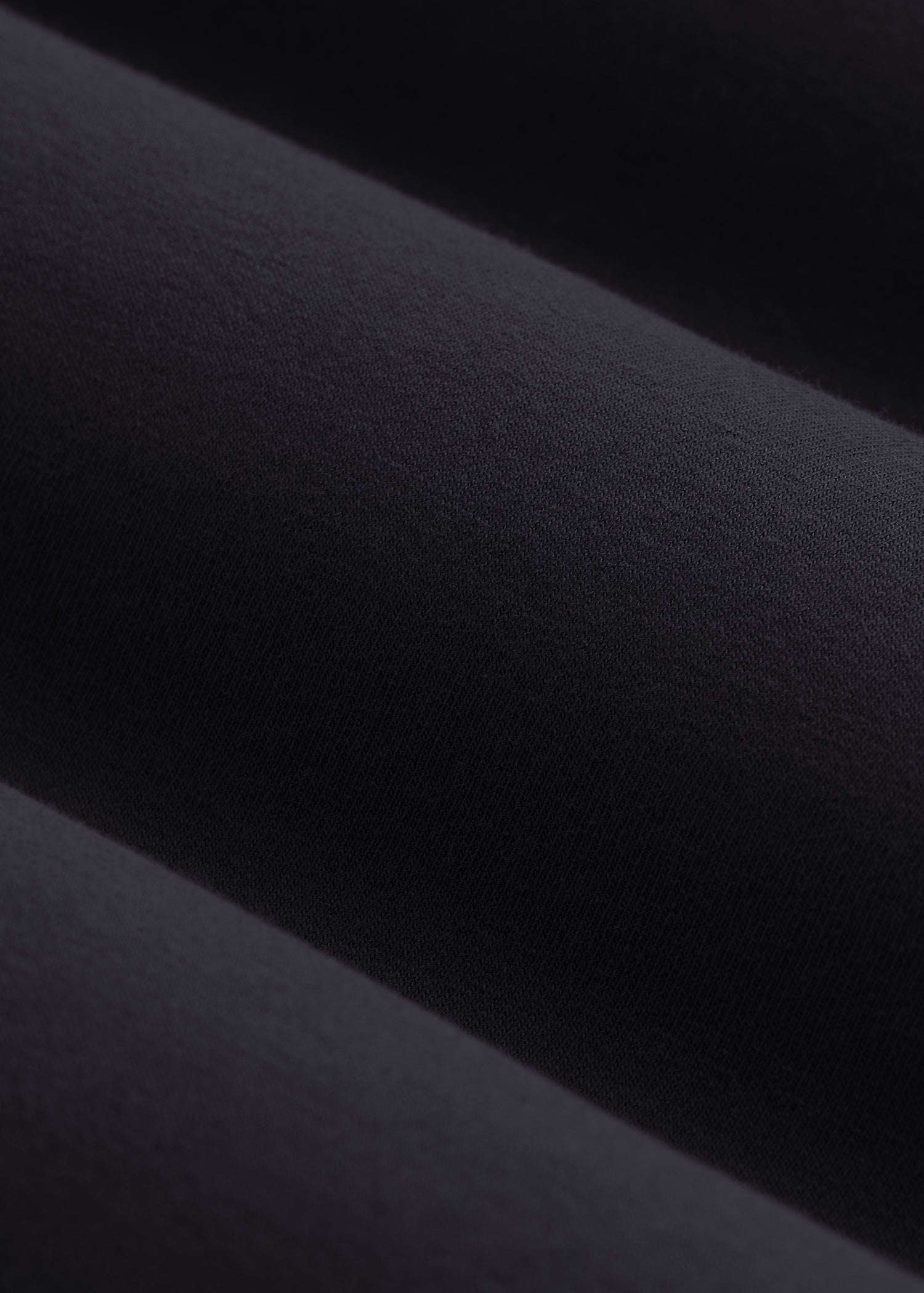 American Tall Online | The Essential Modern Fit V-Neck Tee for Tall Men in Black
