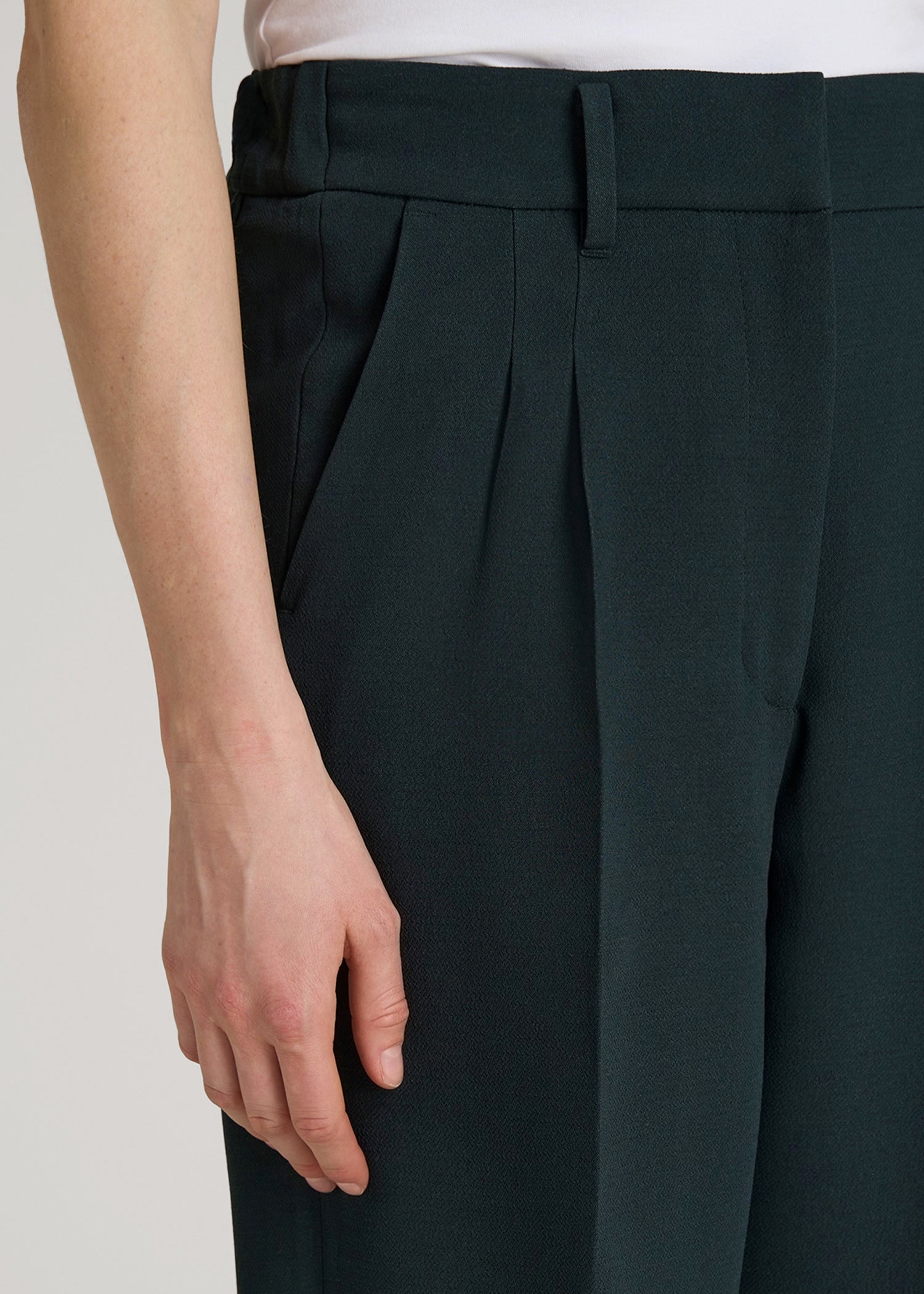 American Tall For Sale | Wide Leg Pleated Dress Pants 2.0 for Tall Women in Midnight Green