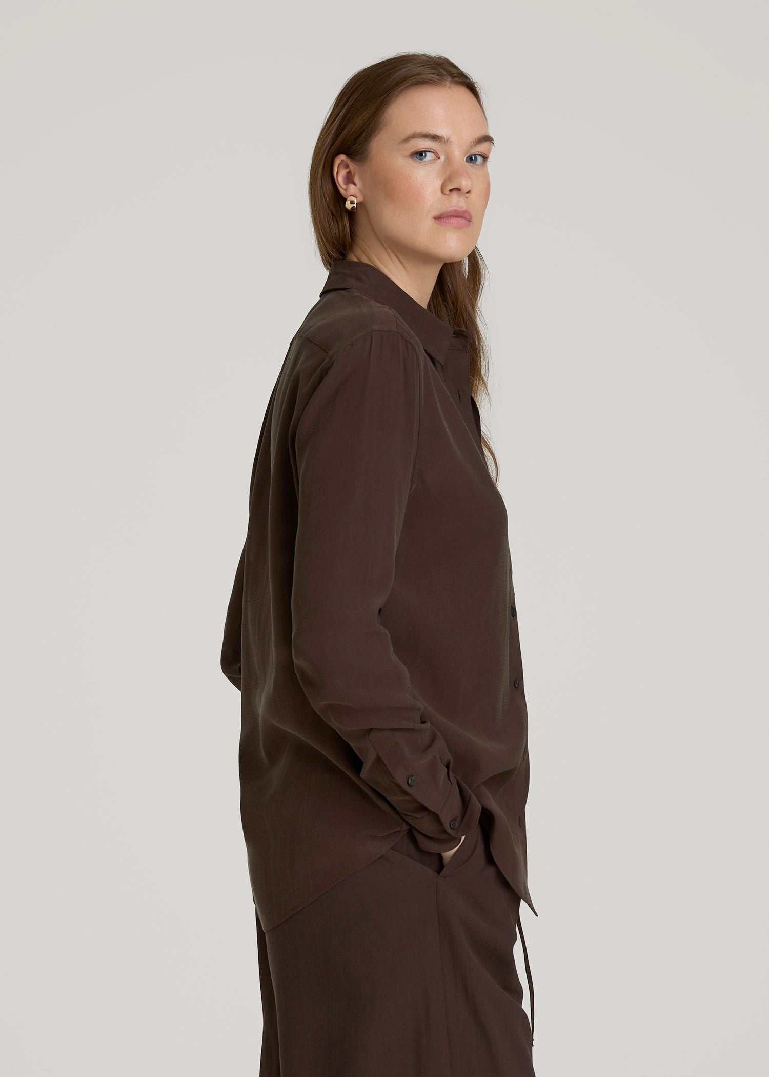 American Tall Discount | Relaxed Button-Up Single-Pocket Blouse for Tall Women in Espresso