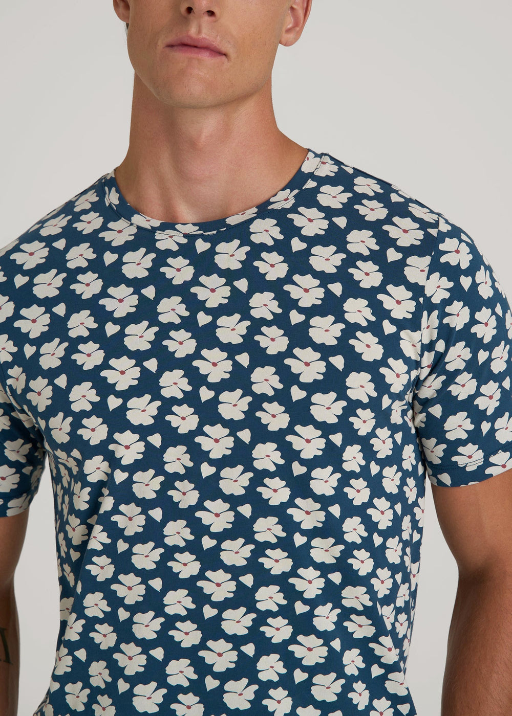 American Tall For Sale | Stretch Pima Cotton Printed Tee for Tall Men in Bright Blue Floral