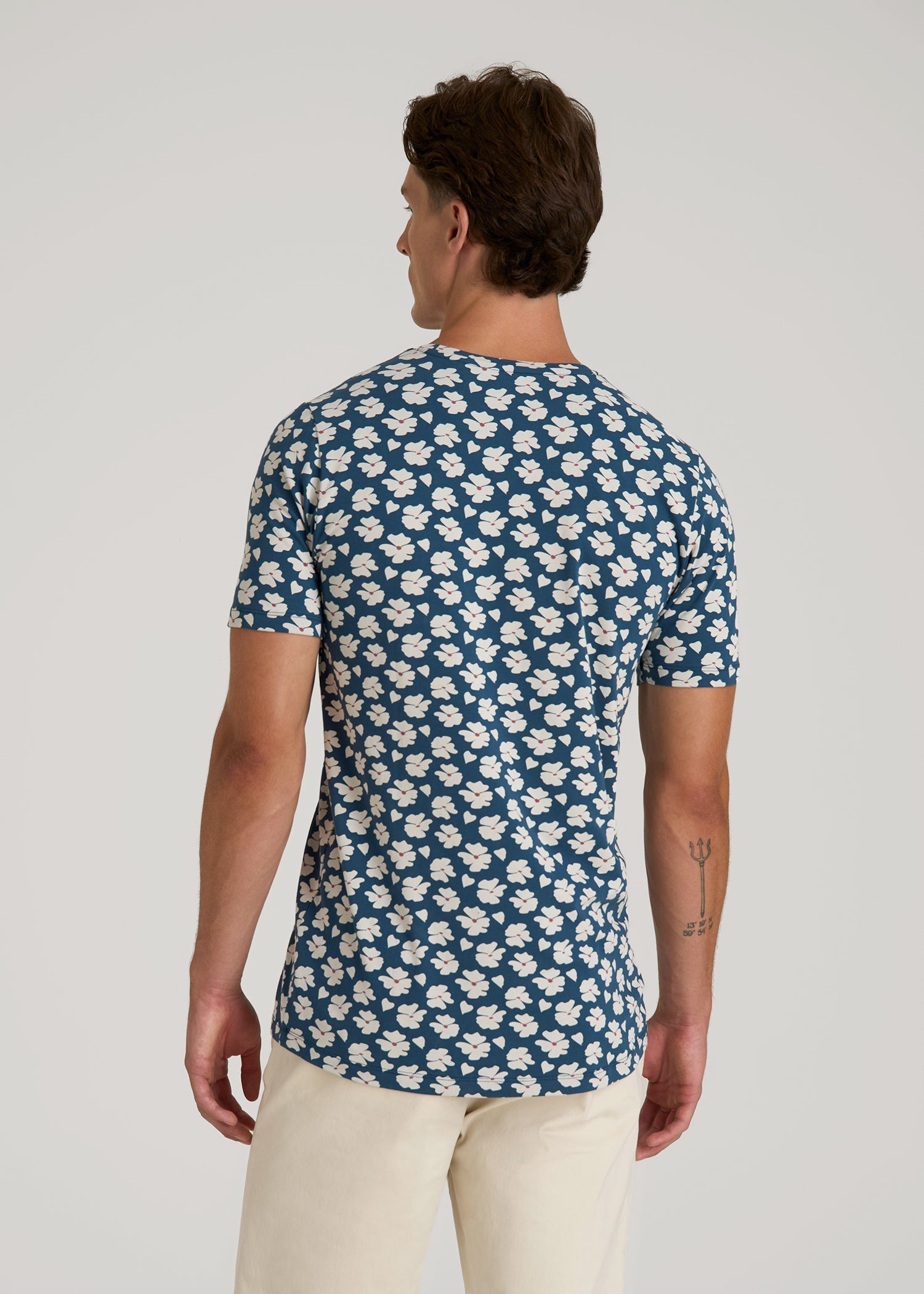 American Tall For Sale | Stretch Pima Cotton Printed Tee for Tall Men in Bright Blue Floral