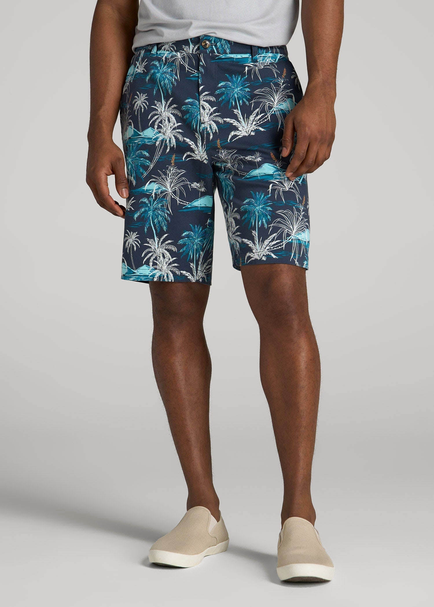 American Tall Online | Printed Stretch Cotton Shorts for Tall Men in Blue and White Palms