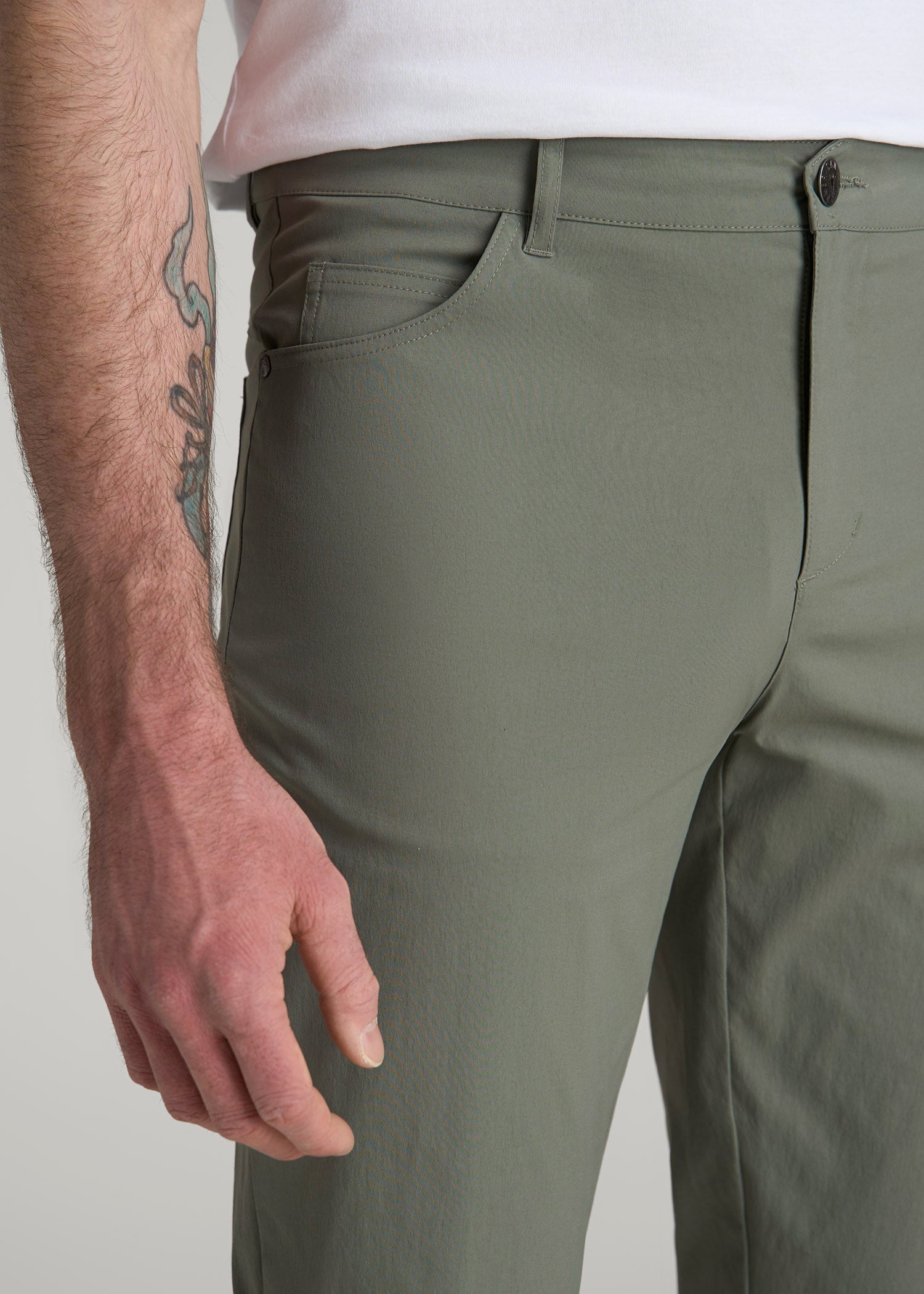 American Tall Outlet | TAPERED-FIT Traveler Pants for Tall Men in Wreath Green