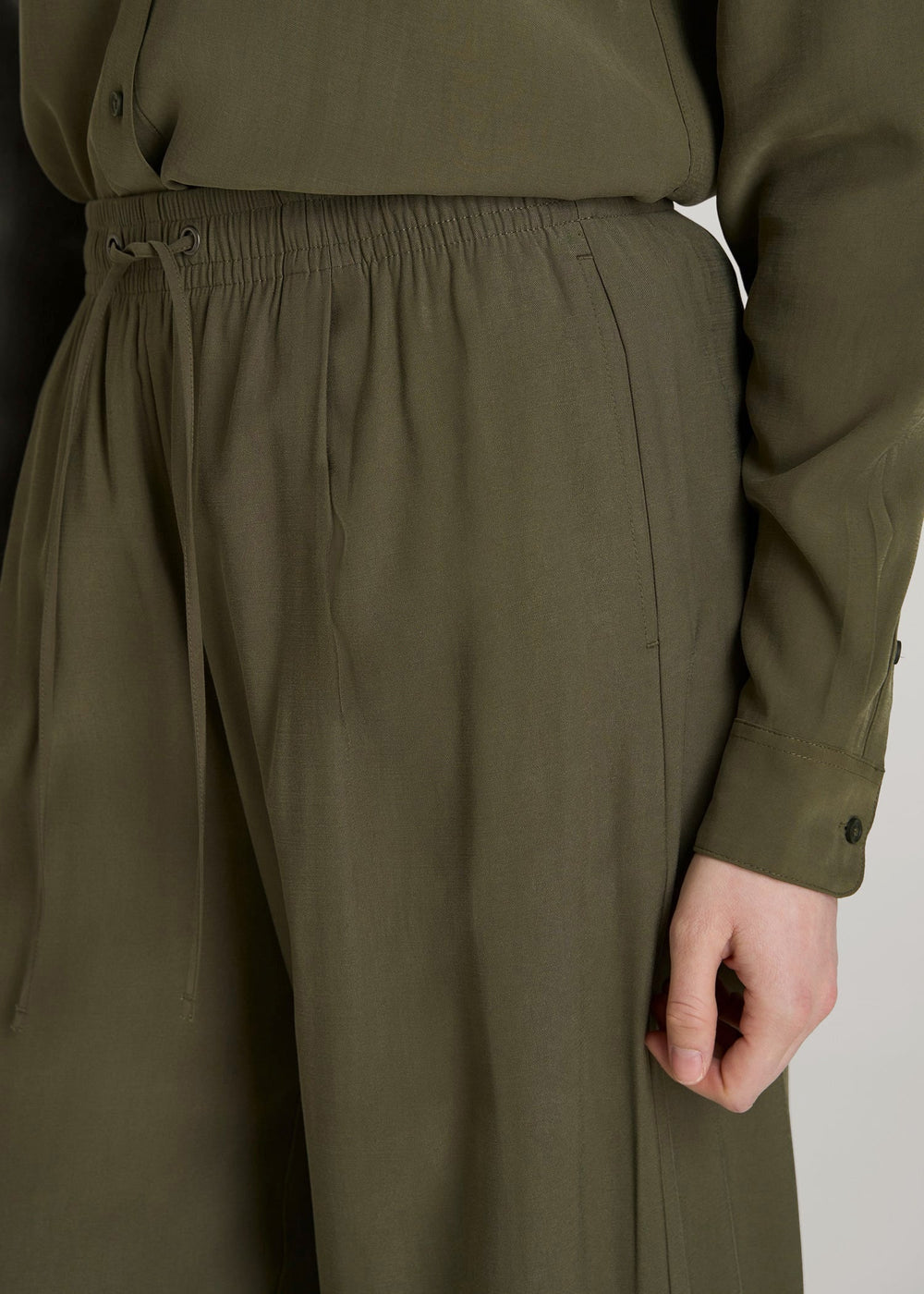 American Tall Outlet | Relaxed Pull-On Pants for Tall Women in Forest Night