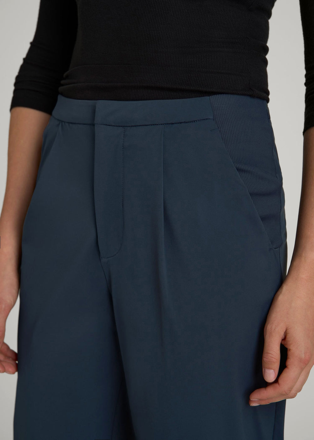 American Tall For Sale | Commuter Pleated Jogger Pant in for Tall Women Navy