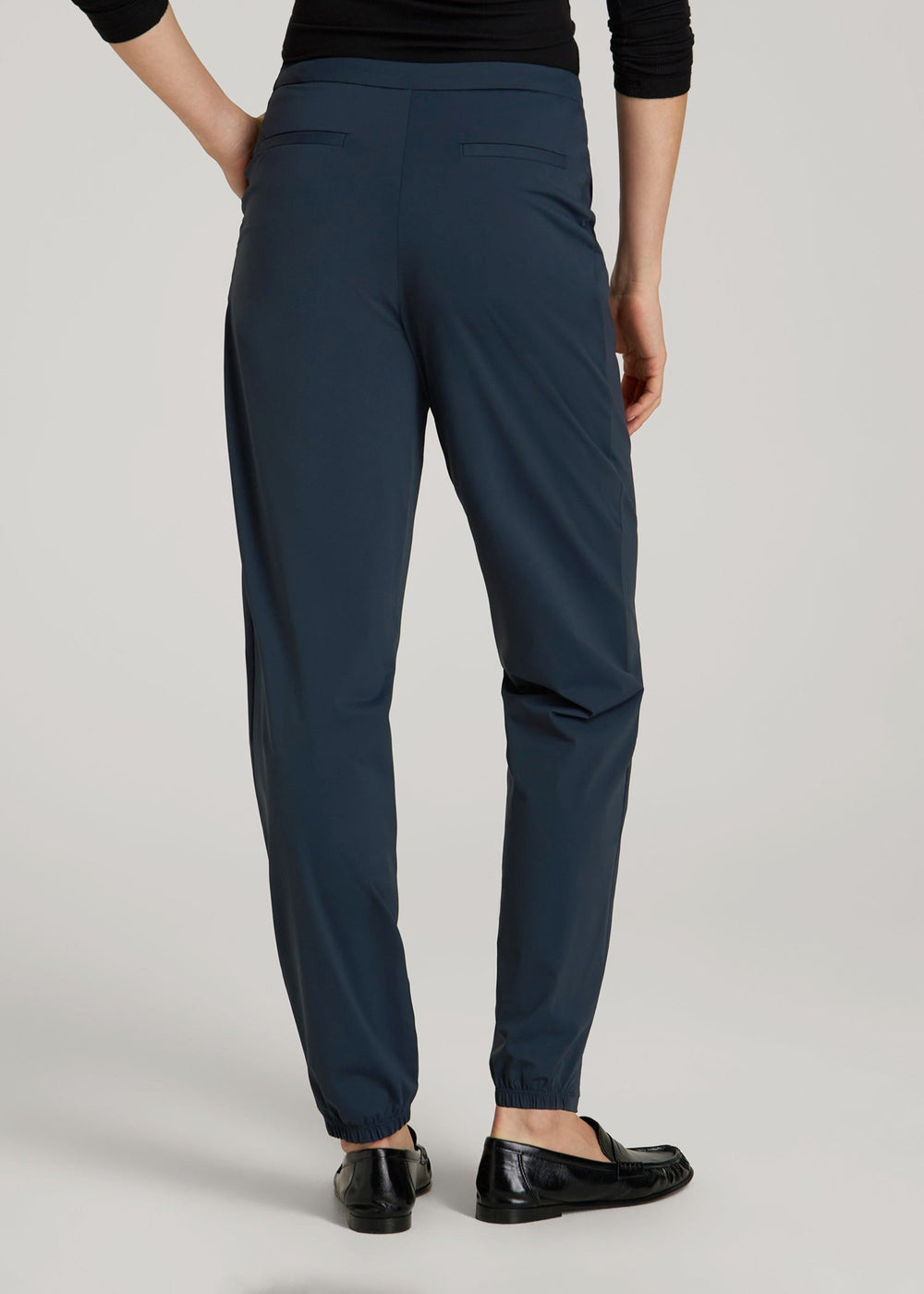 American Tall For Sale | Commuter Pleated Jogger Pant in for Tall Women Navy