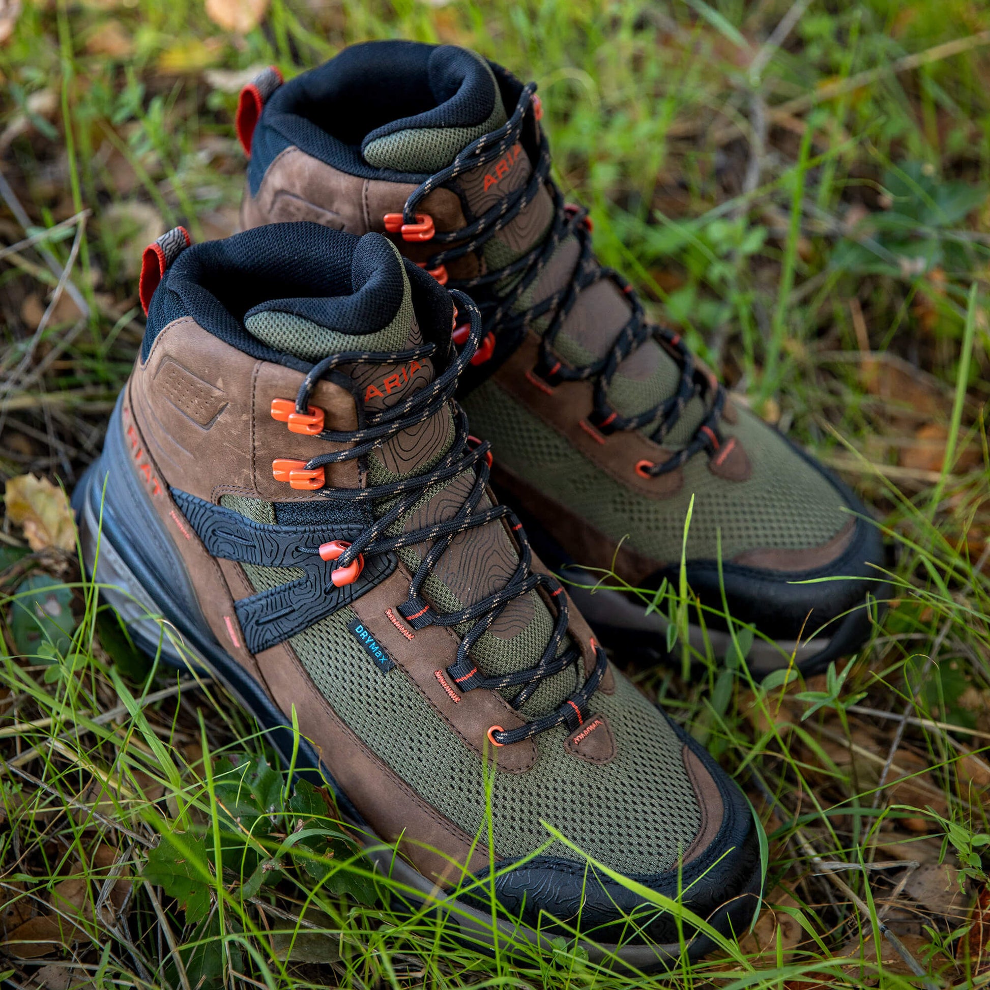Ariat Traverse Mid Waterproof Hiking Boot