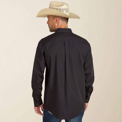 Ariat Wrinkle Free Solid Classic Fit Shirt