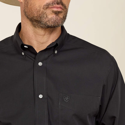 Ariat Wrinkle Free Solid Classic Fit Shirt