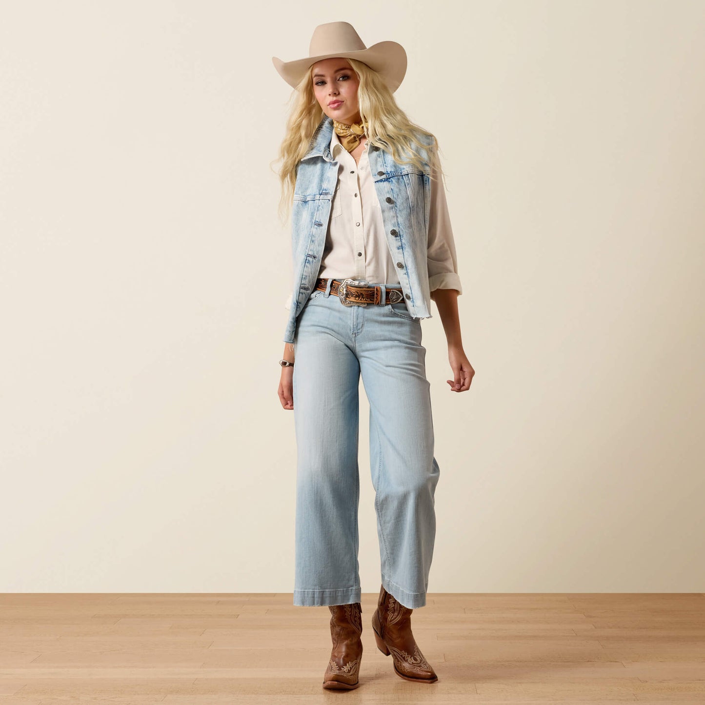 Ariat Perfect Rise Clare Wide Leg Crop Jeans