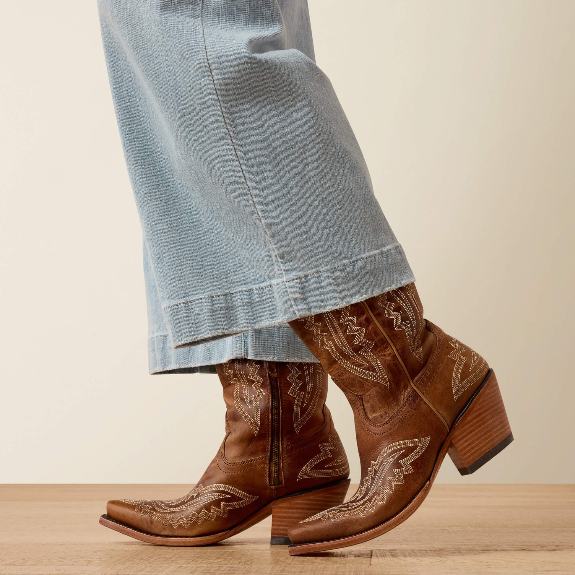 Ariat Perfect Rise Clare Wide Leg Crop Jeans