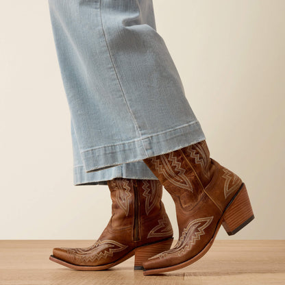 Ariat Perfect Rise Clare Wide Leg Crop Jeans
