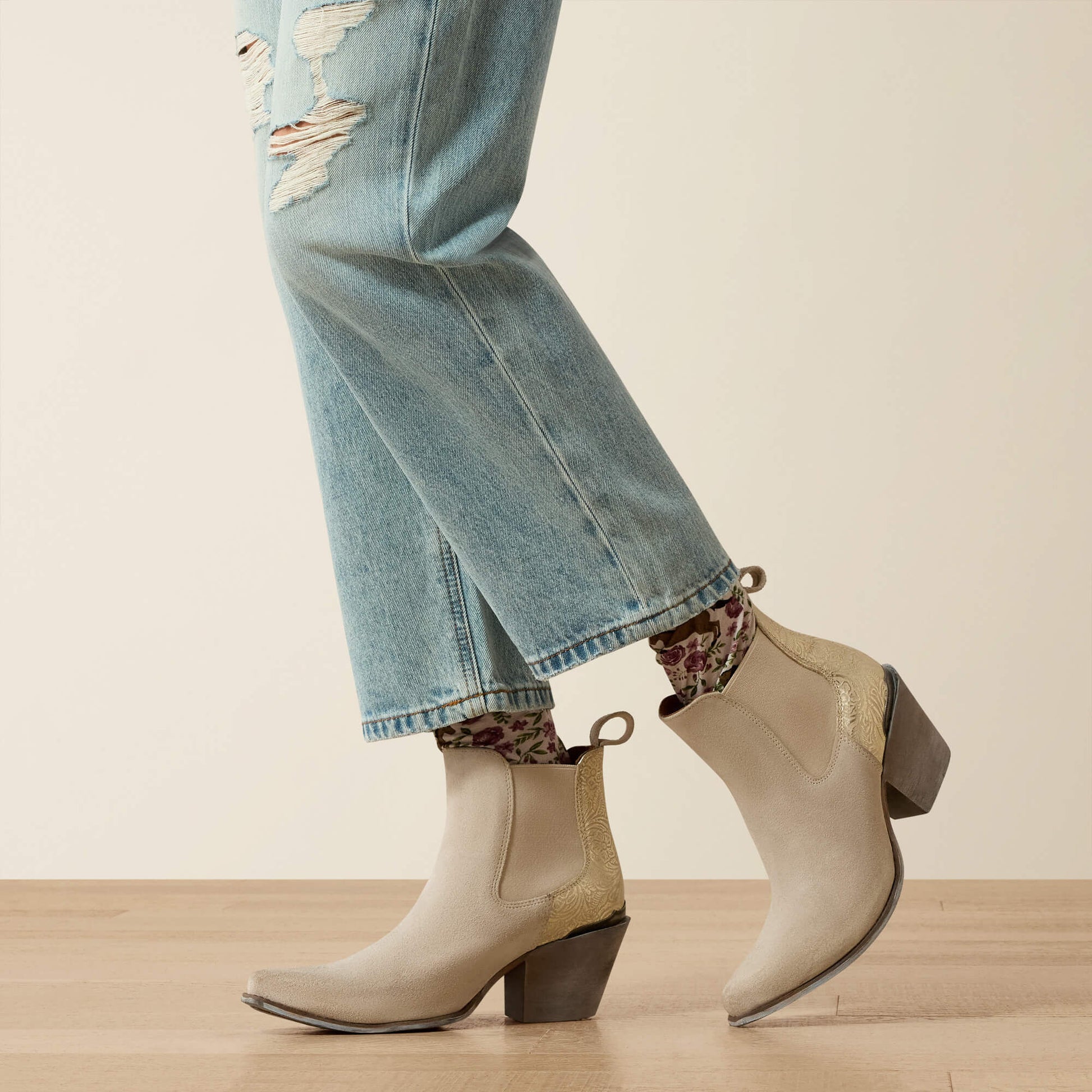 Ariat Ultra High Rise Tomboy Relaxed Straight Leg Jeans