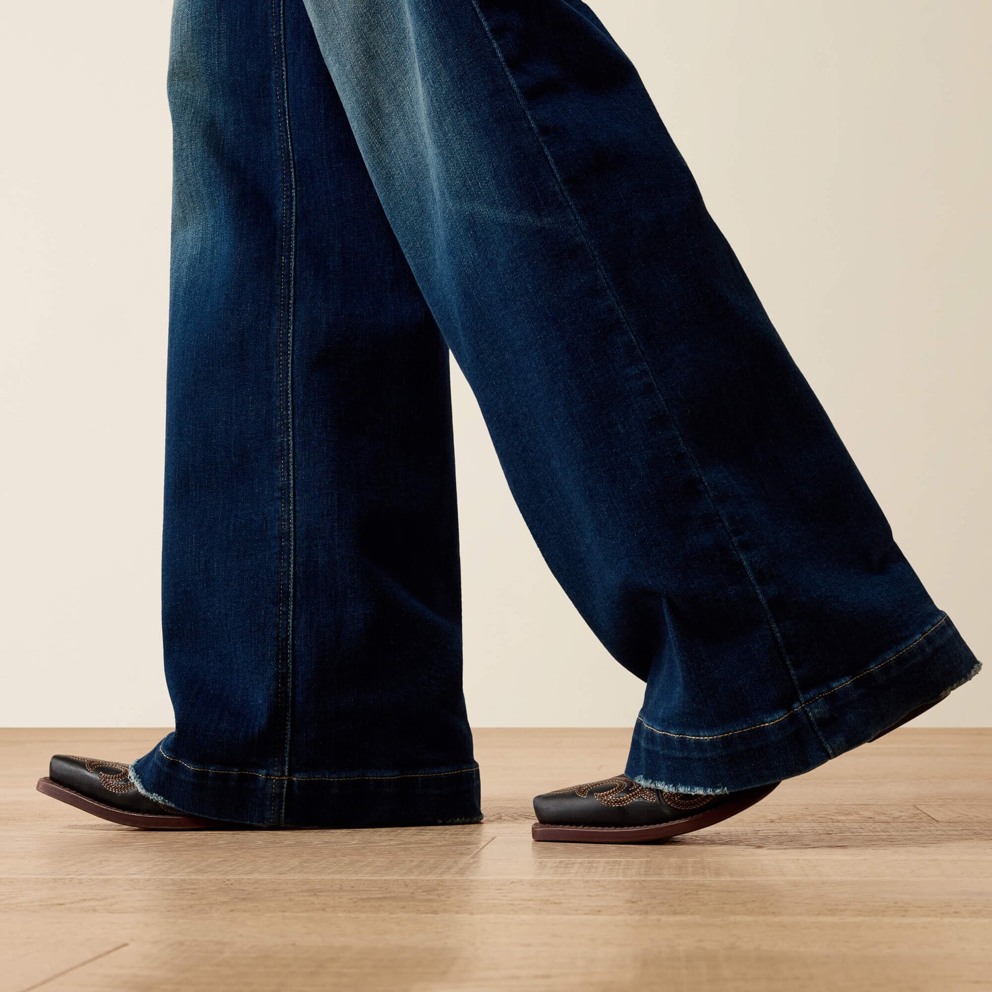 Ariat Ultra High Rise Penelope Wide Leg Jeans